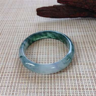17041713#正圈尺寸：57.5x13.6x7.4mm 冰飘花镯，品相非一般好看，花色浓郁灵活，