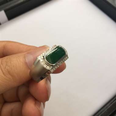 翡翠马鞍18k金男戒指