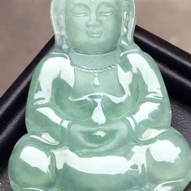福利!苹果绿观音:有裂纹,种水好,玉质细腻,雕工精致,色泽漂亮,饱满,无孔。尺寸:52.2/36.2 福利!苹果绿观音:有裂纹,种水好,玉质细腻,雕工精致,色泽漂亮,饱满,无孔。尺寸:52.2/36.2