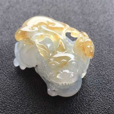 冰种带黄翡完美精品貔貅！种好，水头好，雕工细致，线条流畅。尺寸：38.6-27.5-26.4
