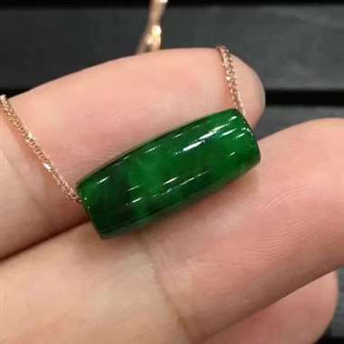 满绿大个路路通，路路畅通，财源滚滚，色阳，满绿，水润，完美，有质量，简约大方，高档大气，配送18k金