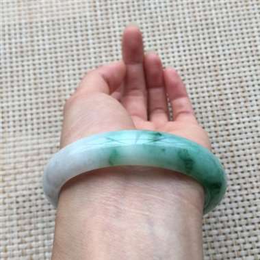 冰飘花正装手镯，口径：56.1*11.7*7.8，49.19g