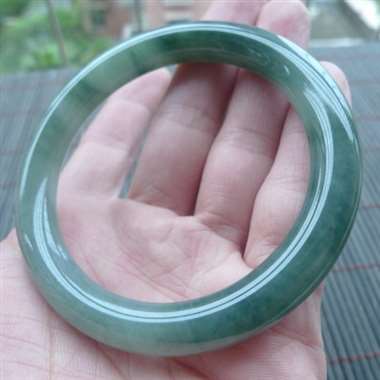 11618完美无纹裂老坑飘花园条手镯 圈口54.5-8.5mm 种水好 水灵水润 性价比高 上手佩戴