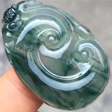 福利！冰种飘彩如意：完美无裂纹，有水路，种老起胶，雕工精致，色泽漂亮，饱满，尺寸：40.6/27.5