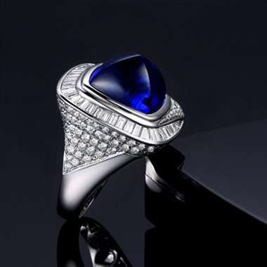 18K金镶嵌，主石17.05ct，配钻3.55ct，手寸15#