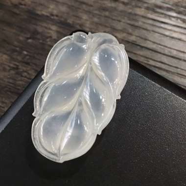 冰树叶，完美起光，饱满细腻，上身效果好，性价比高，推荐，尺寸34.9*21.1*5.7mm，重量6.