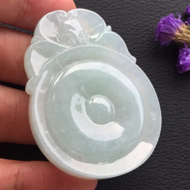 冰种浅绿底福贝挂件 玉质细腻 清爽饱满 美观
