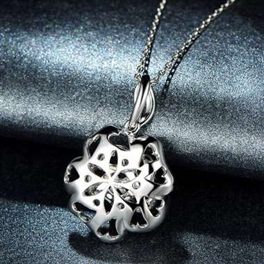 1.35ct坦桑石吊坠，18K镶嵌5A品质深邃明艳，主石1.35ct，钻石0.28ct，此款不含链、