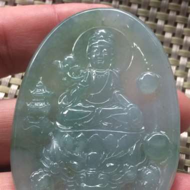 降龙观音挂件。冰种水头足、肉细有底色、雕工精美细腻、完美漂亮、价格优惠!