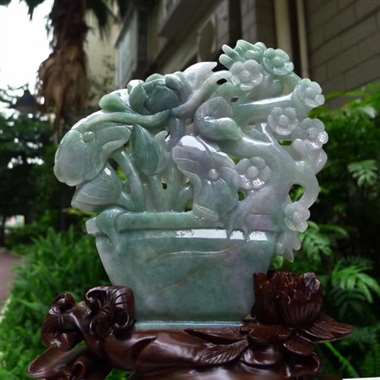 翡翠A货精雕浅紫春带彩和和美美摆件 种水足，雕工精 裸石规格：185*170*11mm 含底座：28