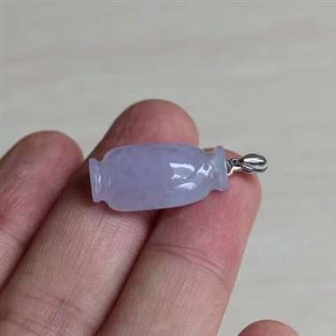 冰紫 宝瓶 保平安 18K金扣 紫色仿古瓶 整体工艺细腻流畅 紫色来说 颜色 水头算是非常好的