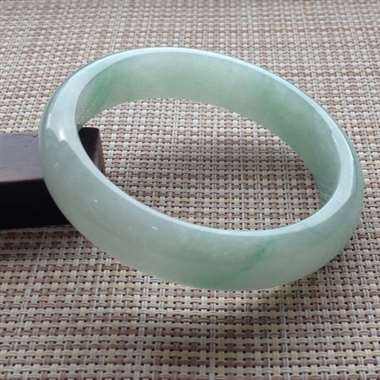 冰种飘花正圈手镯 色泽靓丽 上手效果好 完美