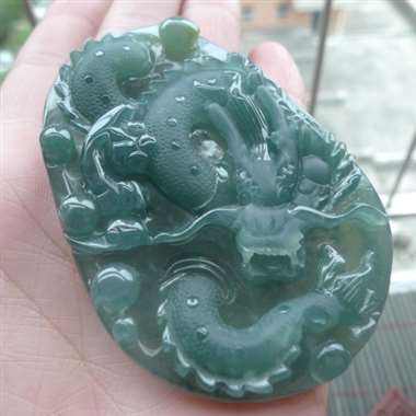 111112完美好种 冰润蓝水满绿霸气龙牌，种水好，打灯蓝绿，大件霸气，质地细腻通透，料老，工艺精美