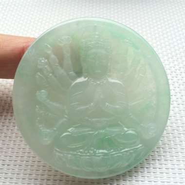 缅甸翡翠A货，千手观音，完美大气，冰种带色，喜欢的赶紧联系。