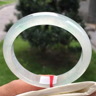 冰种正圈，尺寸54.5-11.0-7.1，水润冰透，种老起光，完美