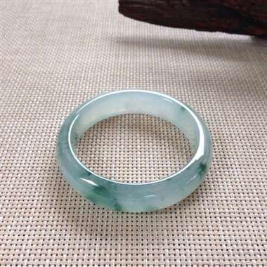 17041823#正圈尺寸:57x14.4x7.8mm 冰绿花镯,看得见得品质,种水十足,起光纯纯的 17041823#正圈尺寸:57x14.4x7.8mm 冰绿花镯,看得见得品质,种水十足,起光纯纯的