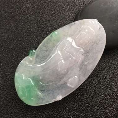 冰种飘花翡翠观音挂件 尺寸:60.3-32.5-6.1mm 冰种飘花翡翠观音挂件 尺寸:60.3-32.5-6.1mm