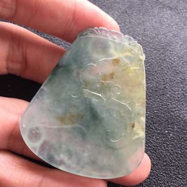 冰种飘双彩麒麟牌挂件