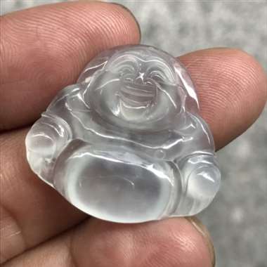 翡翠A货、完美无裂痕、价格的体现带少量天然白棉也不影响整体、高冰种白冰种、细腻底装起荧光。