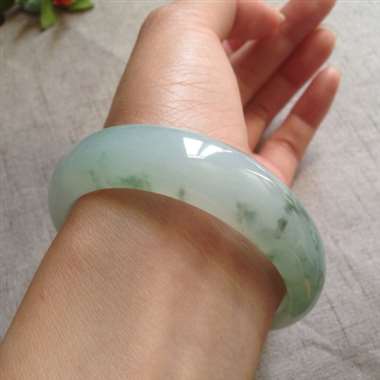 冰起胶飘花贵妃手镯，有纹无扣感！