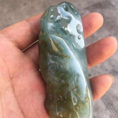 JRM30 173克糯冰蓝水,种已化开,做货漂亮,尺寸:107*37*33mm JRM30 173克糯冰蓝水,种已化开,做货漂亮,尺寸:107*37*33mm