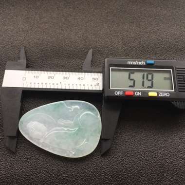 冰飘花坐佛挂件，规格：51.9*36.3*5.2，完美，大件
