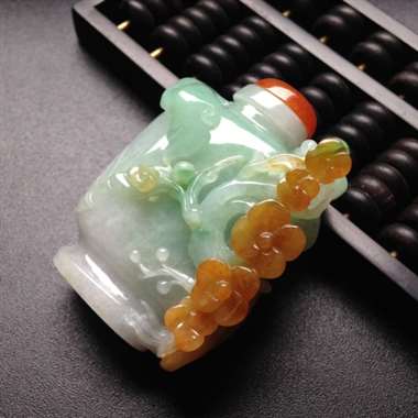 巧雕黄加绿鼻烟壶 尺寸50-36-21毫米