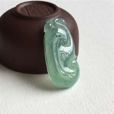 湖水蓝 如意 冰种 湖水蓝 种水非常不错 色甜 少少晶体 颜色真心好看 无纹裂 尺寸 36x17.5 湖水蓝 如意 冰种 湖水蓝 种水非常不错 色甜 少少晶体 颜色真心好看 无纹裂 尺寸 36x17.5