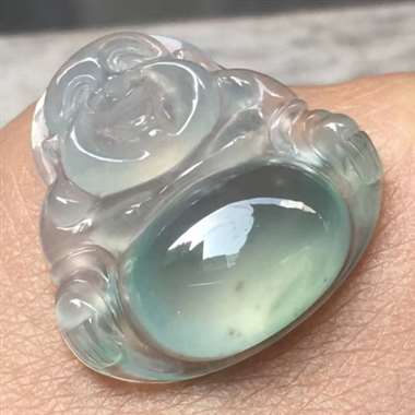 高冰晴水佛公，尺寸:21.1*21.4*5.9mm，种老水足，底色漂亮，饱满品相佳，完整起光。H17
