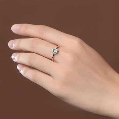 18K金沙弗莱戒指，主石0.48ct，配钻0.12ct，重量1.94g，手寸13#