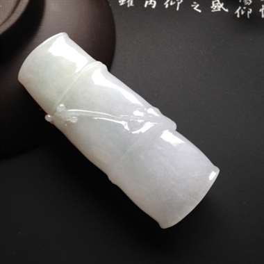 巧雕红翡喜上眉梢 尺寸58-23-15毫米