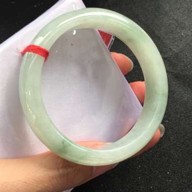 翡翠手镯 糯种浅色圆镯 底细带种 完美无裂