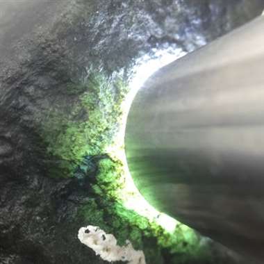 W118 1.74公斤黑乌沙全赌料,打灯表现超赞,种水不错,肉质细腻,有底色,尺寸:19 W118 1.74公斤黑乌沙全赌料,打灯表现超赞,种水不错,肉质细腻,有底色,尺寸:19