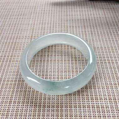 17041428#正圈尺寸:57.6x14.4x8.2mm 老坑飘花镯,种水均匀充足,花色清爽,老坑 17041428#正圈尺寸:57.6x14.4x8.2mm 老坑飘花镯,种水均匀充足,花色清爽,老坑