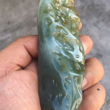 JRM30  173克糯冰蓝水，种已化开，做货漂亮，尺寸：107*37*33mm