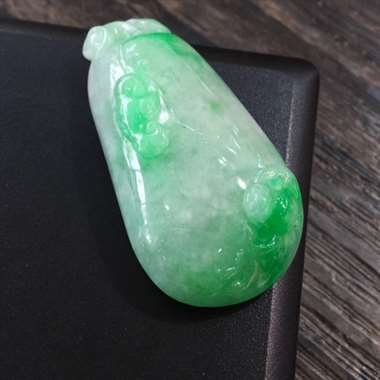 阳绿福瓜，完美色阳，底庄细腻，饱满圆润，性价比高，推荐，尺寸41.3*21.5*11.2mm，重量1