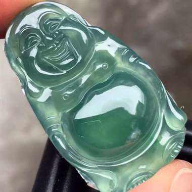 蓝水站佛：完美无裂纹，种老起胶，雕工精致，色泽漂亮，饱满，尺寸：35.8/21.3/6.4 ，tm1