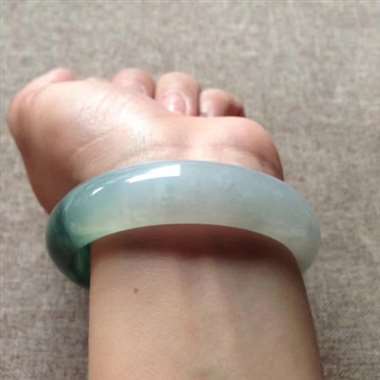 天然翡翠A货冰糯种飘蓝花完美正圈手镯