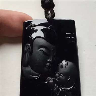 ♥️墨翠:送子观音，完美无裂纹，细腻干净，黑度极黑，性价比高，纯手工打造，打灯透绿，薄利多销，一手货