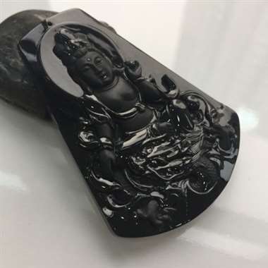 冰种墨翠完美观音,黑度极度黑,纯手工打造,雕工精细尺寸:68.3-50.1-8.0 冰种墨翠完美观音,黑度极度黑,纯手工打造,雕工精细尺寸:68.3-50.1-8.0