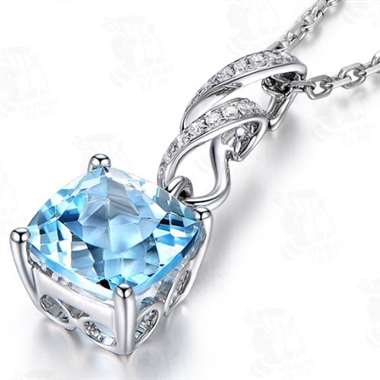 18K天然海蓝宝吊坠，主石2.1ct，配钻0.07ct，金重：0.86g，配证书