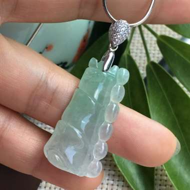 种水超好，冰透起荧光，性价比无敌～买到赚到～福利送925银扣头