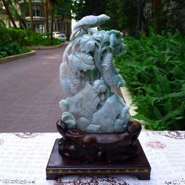 翡翠A货老坑水润满绿飘阳绿精工飞黄腾达摆件 约 裸石尺寸:280/180/60 连底坐:390/2 翡翠A货老坑水润满绿飘阳绿精工飞黄腾达摆件 约 裸石尺寸:280/180/60 连底坐:390/2