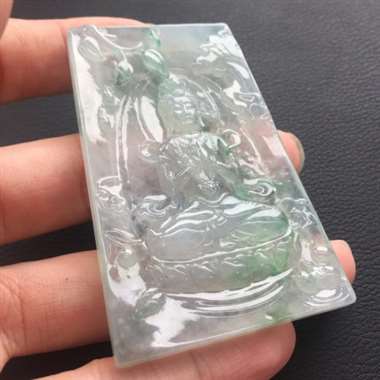 冰飘绿观音，大气美观，雕工精湛。