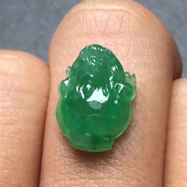 甜绿招财三角蝉，尺寸：12.5*9.5*5.4mm,完美，种水十足，色泽甜美，饱满，招财进宝。H12