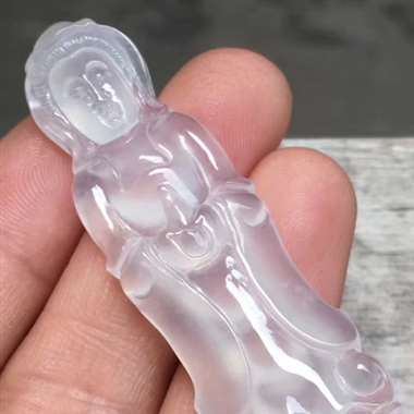冰种随形观音，尺寸：55.9*16.1*6mm,水润冰透，底子白净，有孔可直佩戴。H16