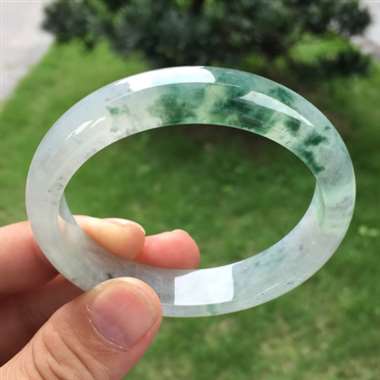 正圈，冰种飘花，尺寸57.1-13.2-7.5，水润冰透，飘花飘逸，完美
