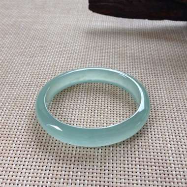 17041831#贵妃尺寸:57x11.3x7.2mm短:49mm 高冰蓝水镯,非常硬的高品质,清爽 17041831#贵妃尺寸:57x11.3x7.2mm短:49mm 高冰蓝水镯,非常硬的高品质,清爽