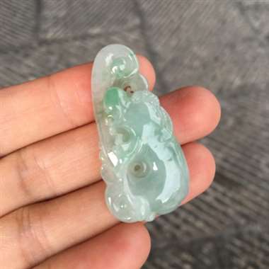 缅甸翡翠A货,福在眼前,色彩鲜艳搭配上身效果超棒,手慢无货。 缅甸翡翠A货,福在眼前,色彩鲜艳搭配上身效果超棒,手慢无货。