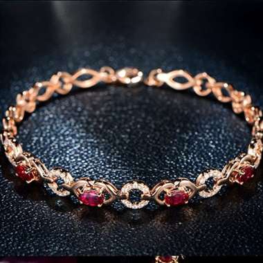 18k镶嵌,主石1.4ct,配钻0.36ct, 18k镶嵌,主石1.4ct,配钻0.36ct,